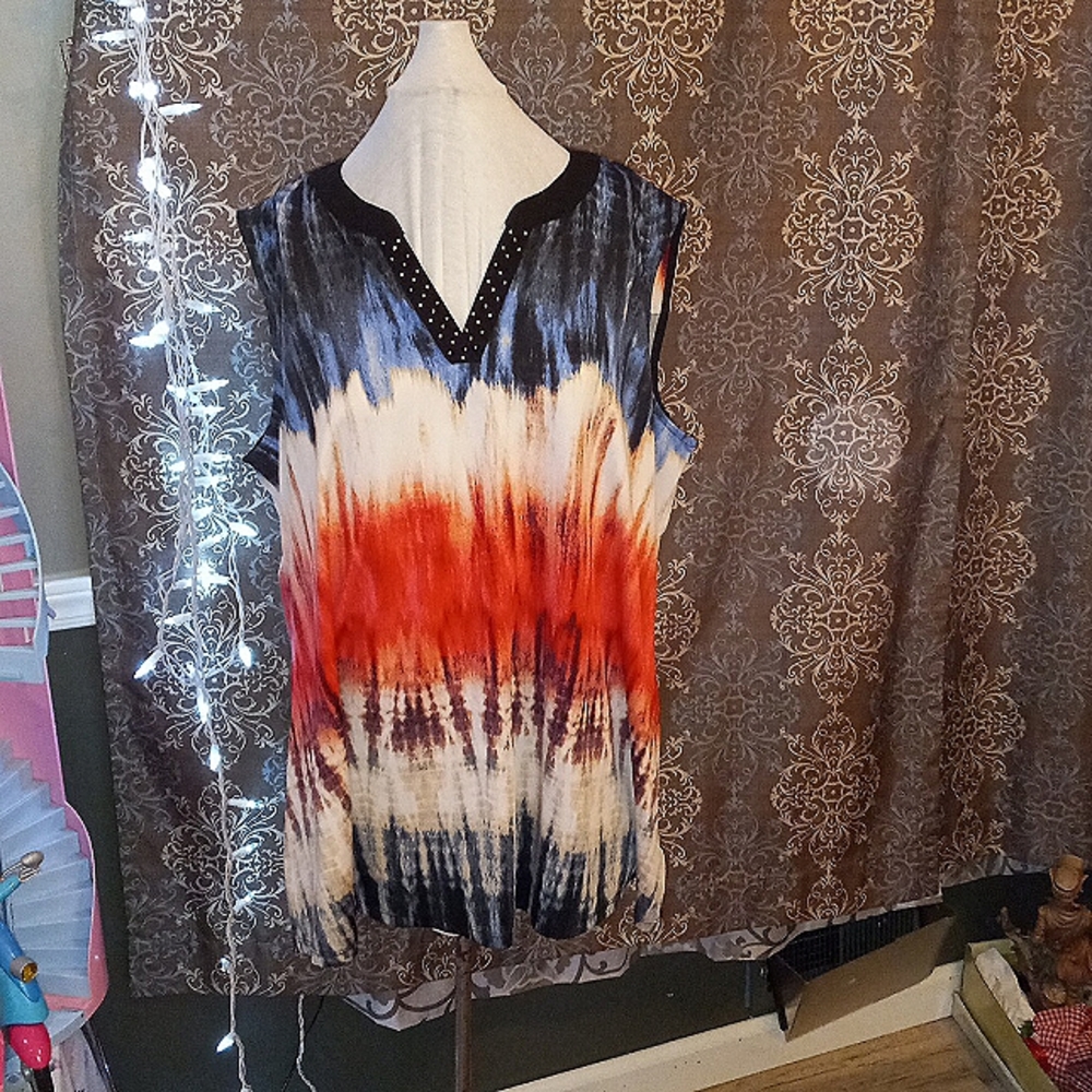 Tie-dyed red white and blue grommets v-neck tank